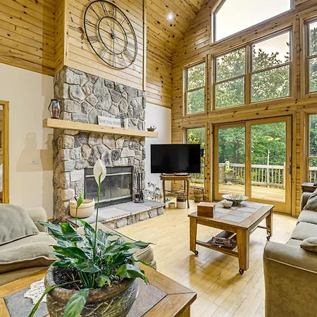 Stunning Riverfront Retreat In Northern Michigan!